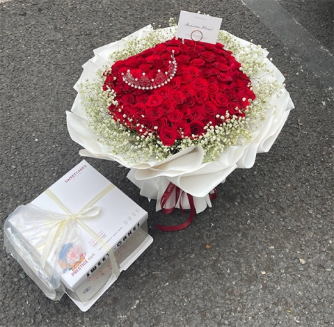 重慶合川區花店送女朋友生日花束+蛋糕