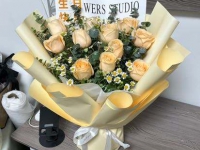 重慶鮮花配送：11枝香檳玫瑰，傳遞甜蜜生日快樂！