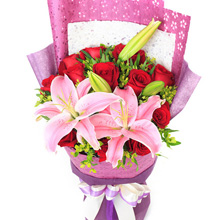 暖暖的愛-13朵紅玫瑰，2枝香水粉百合，黃鶯友情鮮花