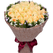 情有獨鐘-33朵香檳玫瑰，外圍相思梅點綴送戀人鮮花