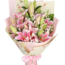 溫情蜜意-7枝香水粉百合，搭配黃鶯、滿天星、梔子葉