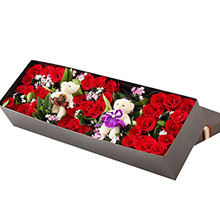 我愛你-33枝紅玫瑰520字樣，2只小熊，搭配粉色相思梅、梔子葉