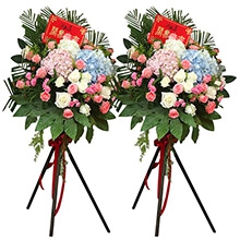 生意永盛-繡球、粉、白玫瑰、粉康，配散尾葵、龜背葉、梔子葉