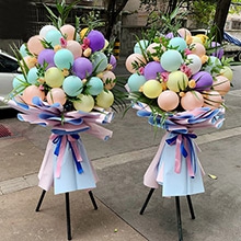 招財進寶-馬卡龍色氣球（紫、黃、藍、粉）、香檳玫瑰、粉色洋桔梗