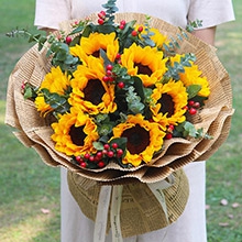 暖暖心意-9朵向日葵，搭配紅豆、尤加利葉