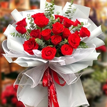 只為你傾心-19枝精品紅玫瑰、間插尤加利葉