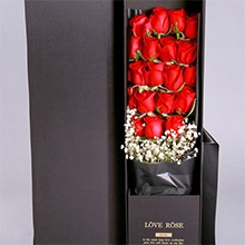 相愛時光-19朵紅玫瑰，搭配滿天星