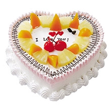 心心相印-奶油心形蛋糕，搭配時(shí)令水果，巧克力醬