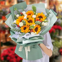 余生是你-6朵向日葵、11枝香檳玫瑰，搭配尤加利葉、洋桔梗