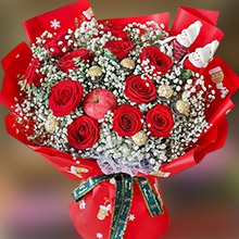 快樂圣誕-11枝卡羅拉紅玫瑰、6顆費列羅巧克力、1個蘋果、2個雪人，搭配尤加利、白色滿天星