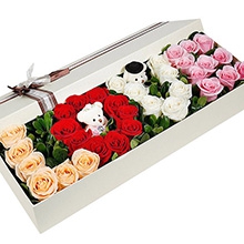 生生世世-33枝混搭玫瑰LOVE字樣、2只小熊，配綠葉