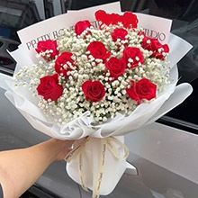 情人節(jié)快樂(lè)-11枝卡羅拉紅玫瑰，搭配白色滿天星豐滿