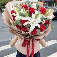 愛(ài)的寄語(yǔ)-11枝紅玫瑰+2枝多頭白百合，搭配白色桔梗、尤加利葉