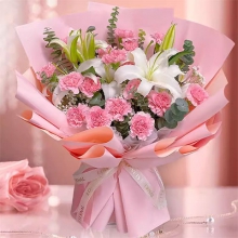 蕙質蘭心-19朵粉康乃馨+6朵單頭白百合，配草尤加利+白色滿天星