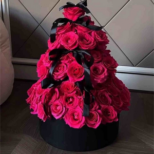 圣誕期待-99朵弗洛伊德玫瑰圣誕塔