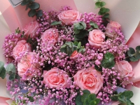 姐姐過生日送花卡片上寫什么呢？