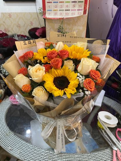 3朵向日葵香檳混搭花束