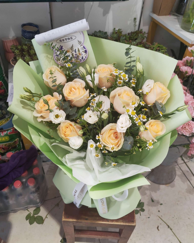 9枝香檳玫瑰花束