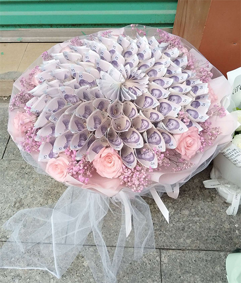 深圳龍華區(qū)花店送一束520錢花束