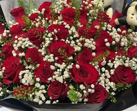 33朵紅玫瑰花束如何準(zhǔn)點(diǎn)送到獨(dú)山縣車站？